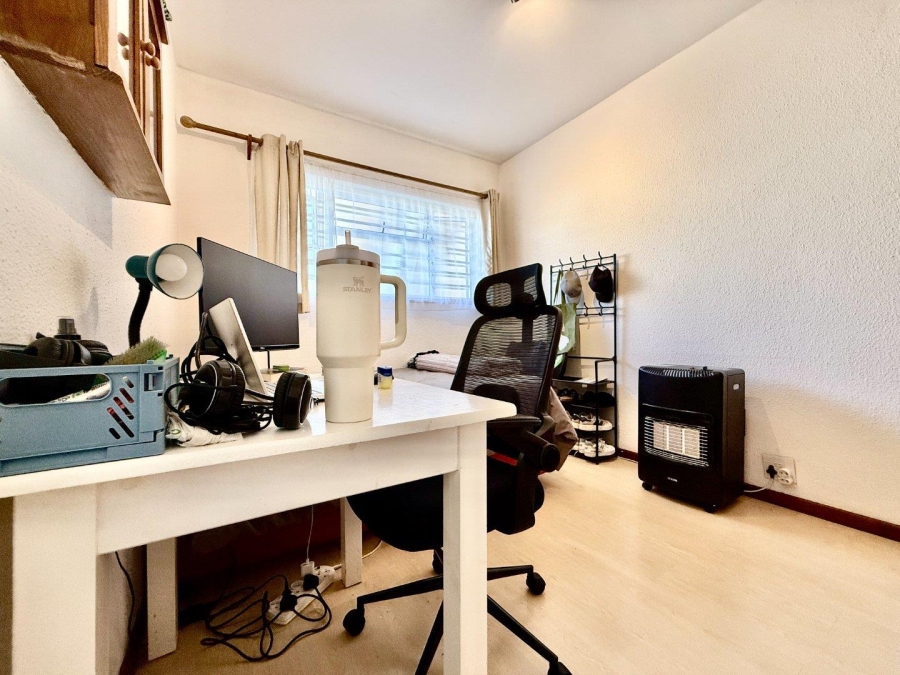2 Bedroom Property for Sale in Harfield Village Western Cape